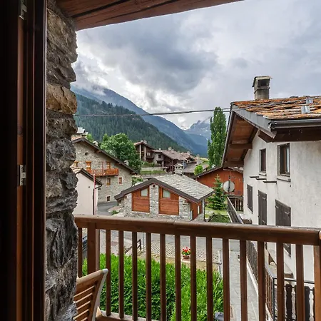 Petit Anna - Rifugio In Mezzo Alle Montagne 拉蒂勒